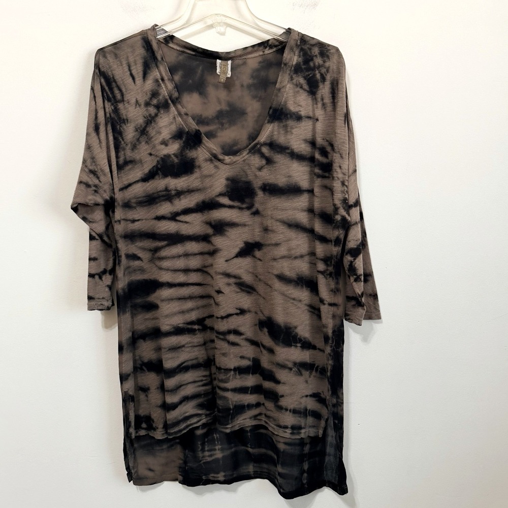 XCVI Tee Shirt S Tye Dye V Neck 3/4 Sleeve Hi‎ Low Hem Trendy Pullover Casual